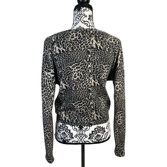 Poof New York | Leopard Print Twist Front Long Sleeve Cropped Shirt Large - Picture 4 of 6